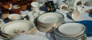 flea market, dishes, garage sale-1681489.jpg